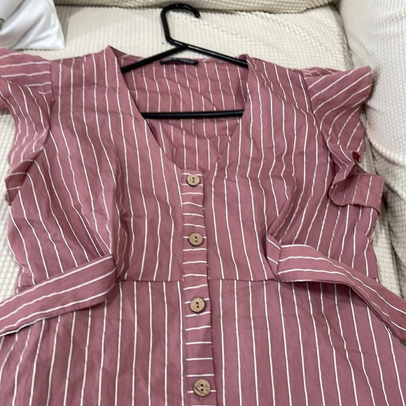 Beautiful dress - Picture 2 of 3